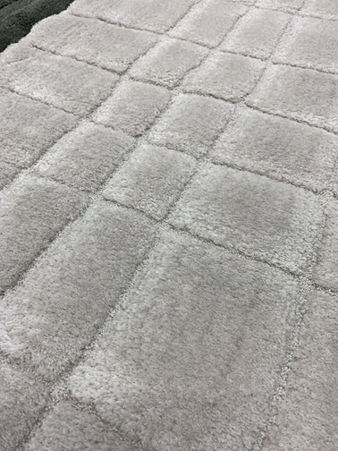 Feliz nukkamatto Nouveau Plain vaalea