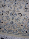 Nain 9 LA Cream käsinsolmittu villamatto 61x89 cm