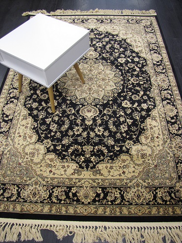 Beluchi viskoosimatto musta 135x195 cm