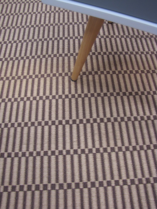 Woodnotes paperinarumatto 140x200 cm ruskeanbeige