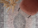 Royal Palace rosa itämainen medaljonkikuvio