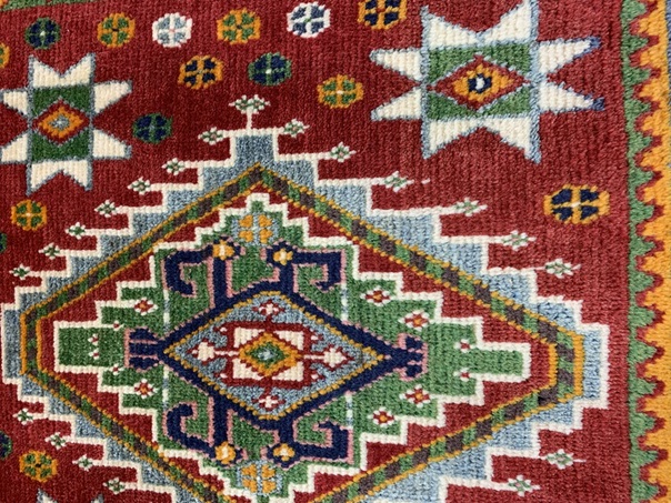 Kashqhai käsinsolmittu villamatto