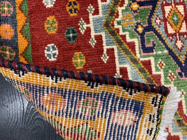 Kashqhai käsinsolmittu villamatto