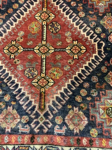 Kashqhai käsinsolmittu villamatto 65x65 cm