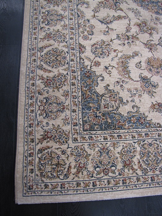 Da Vinci nukkamatto vintage beige medaljonki