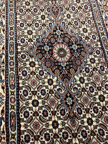 Moud Mahi käsinsolmittu villamatto 78x195 cm