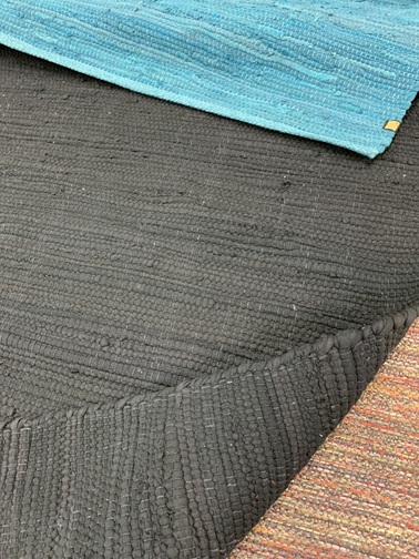 Armi puuvillamatto musta