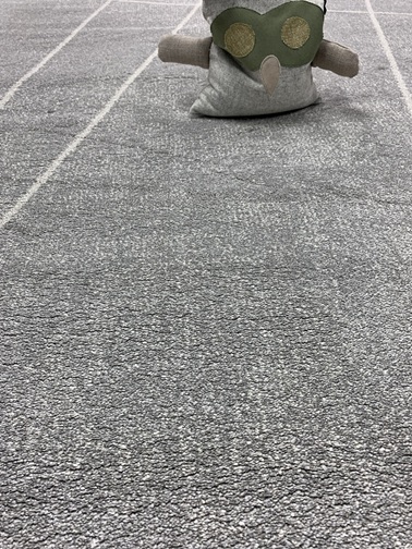 Piazza nukkamatto Akropolis harmaa