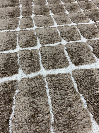 Feliz nukkamatto Nouveau ruskea