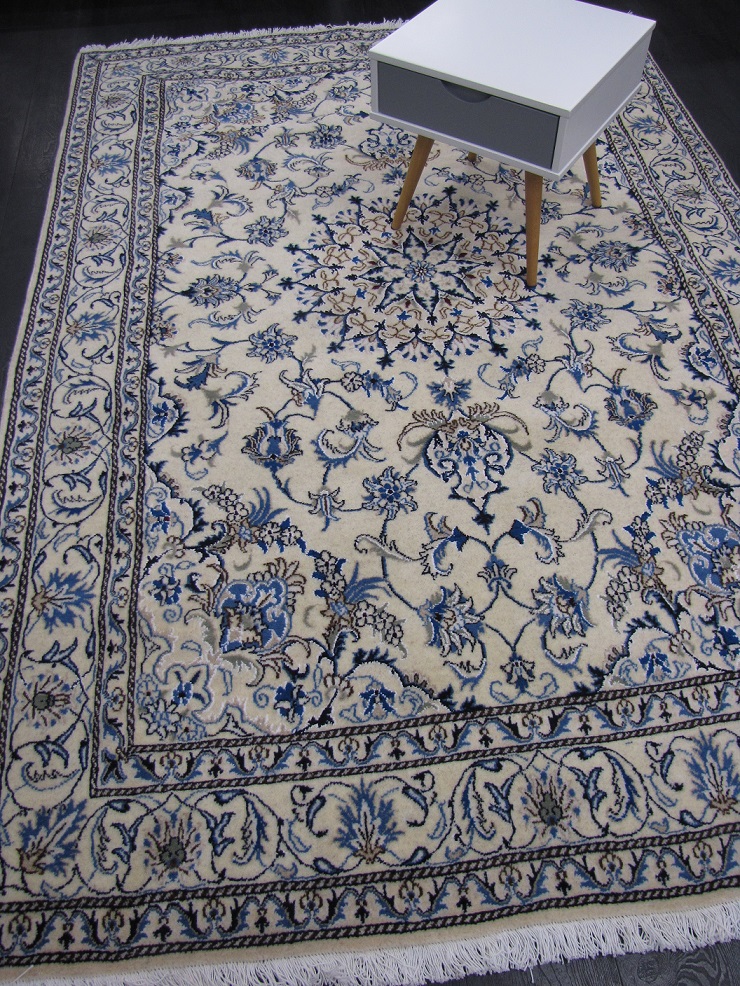 [NAIN1396459164242N] Nain Kashmar käsinsolmittu villamatto vaalea 164x242 cm