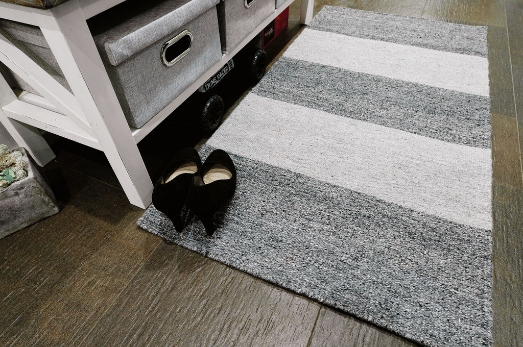 [IZBA160230S] Basel PET kierrätysmuovipullomatto (stripe raidallinen, 160 x 230)