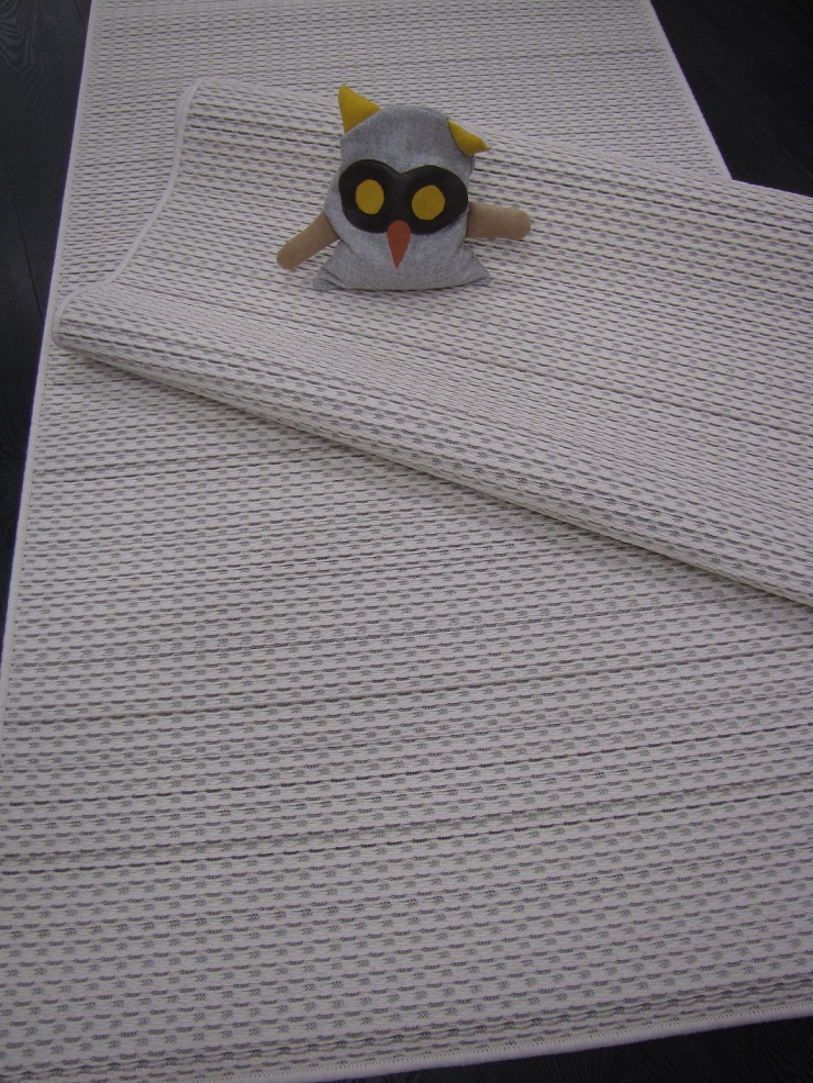 Toscana sileäksi kudottumatto vaalea