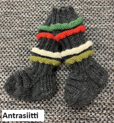Junasukat - vauvan antrasiitti