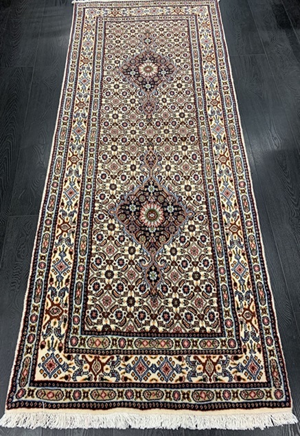 Moud Mahi käsinsolmittu villamatto 78x195 cm