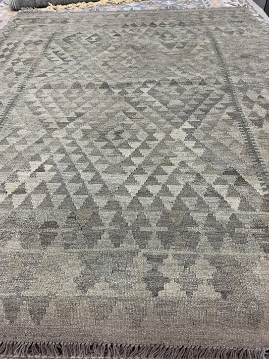[KELIM154200HARBE] Kelim käsinkudottu villamatto harmaa-beige 154x200 cm