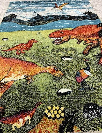 [DINO120170VÄRIKÄS] Dinosaurus nukkamatto