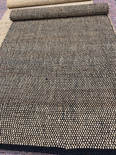 Hamppumatto musta-natur