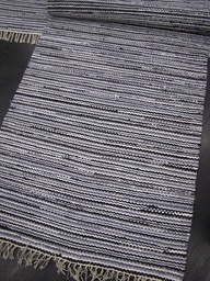 [RIEMU160230MUSTAVALKO] Riemu räsymatto musta-harmaa-valko 160x230 cm
