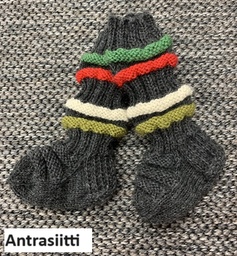 [RVJUNAANTRASIITTI] Junasukat - vauvan antrasiitti